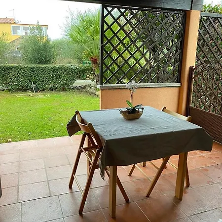 Lägenhet Bilocale Al Villaggio Degli Ulivi *